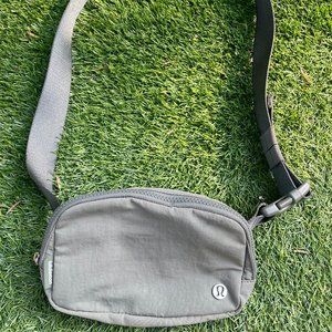 Lululemon Everywhere Belt Bag